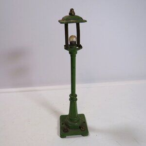 1950s Metal Lionel Train Street Lamp Green #56 Miniature Figure Model railroad
